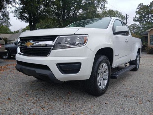 Used 2020 Chevrolet Colorado LT w/ Safety Package RWD image 2