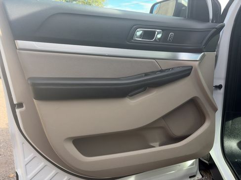 Used 2018 Ford Explorer 4WD image 18