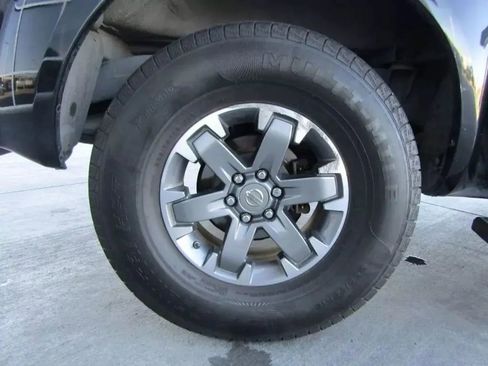 Used 2016 Nissan Frontier Desert Runner image 41