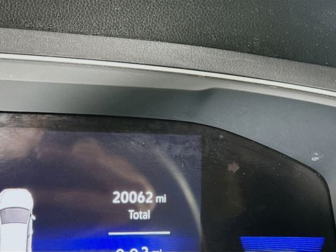 Used 2023 Volkswagen Tiguan SE image 19