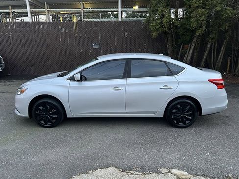 Used 2017 Nissan Sentra SV image 2