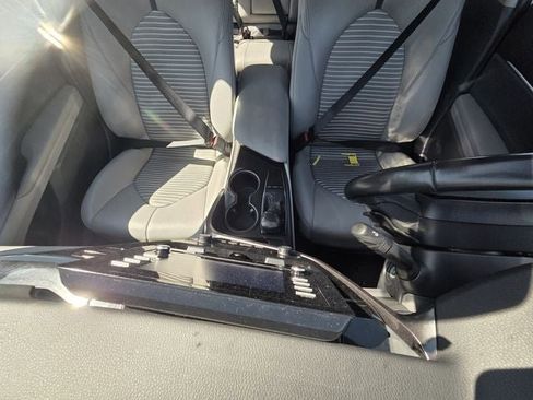 Used 2024 Toyota Camry SE image 27