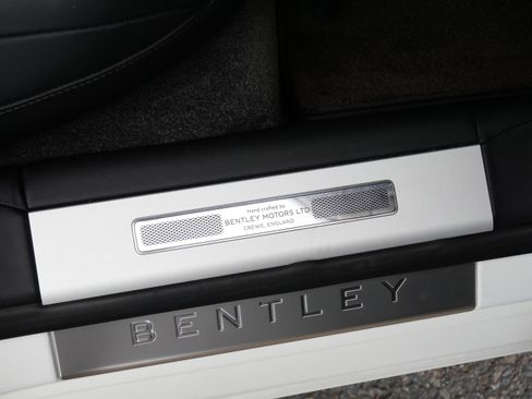Used 2022 Bentley Flying Spur V8 AWD/4WD image 24
