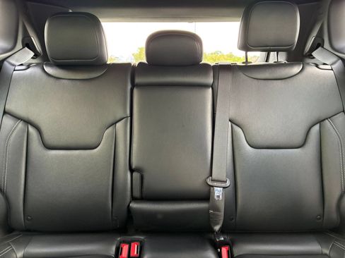 Used 2025 Jeep Compass Limited AWD/4WD image 39