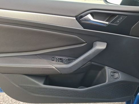 Used 2023 Volkswagen Jetta Sport image 12