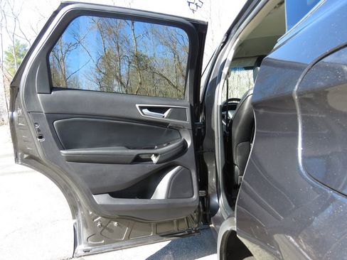 Used 2020 Ford Edge SEL w/ Cold Weather Package image 18