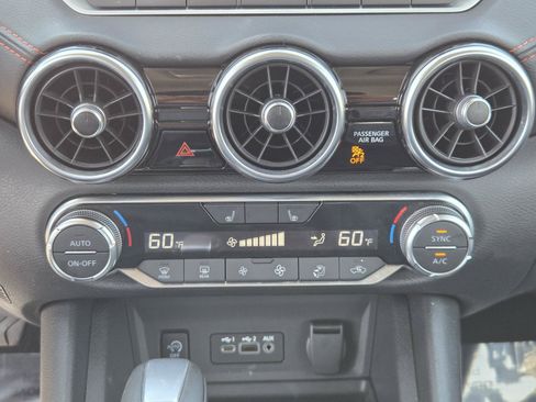Used 2025 Nissan Sentra SR FWD image 12