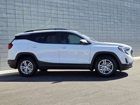 Used 2021 GMC Terrain SLE w/ Driver Convenience Package FWD image 7