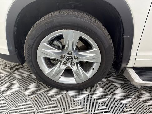 Used 2019 Toyota Highlander Limited image 13