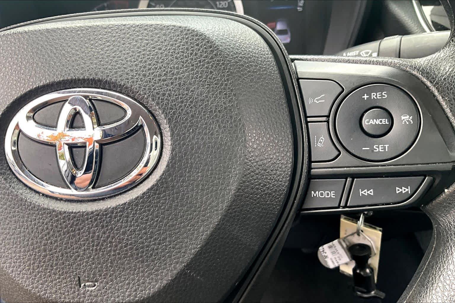 Used 2022 Toyota Corolla LE FWD image 24