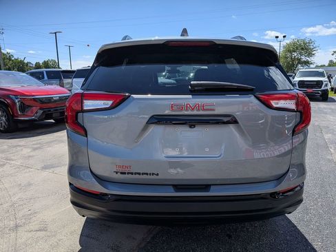 Certified 2024 GMC Terrain SLT w/ Elevation Edition FWD image 3