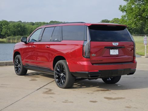 New 2026 Cadillac Escalade ESV Platinum Sport w/ LPO, ONYX Package AWD/4WD image 4