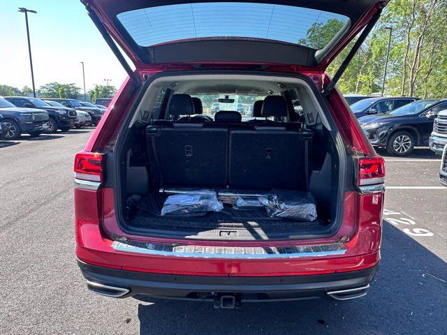 Used 2023 Volkswagen Atlas SE w/ Black Wheel Package FWD image 12