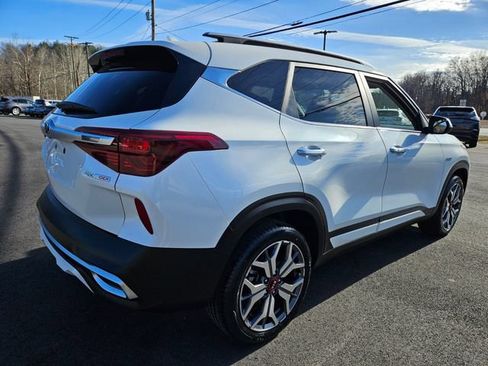 Used 2021 Kia Seltos SX w/ SX Sunroof Package AWD/4WD image 8