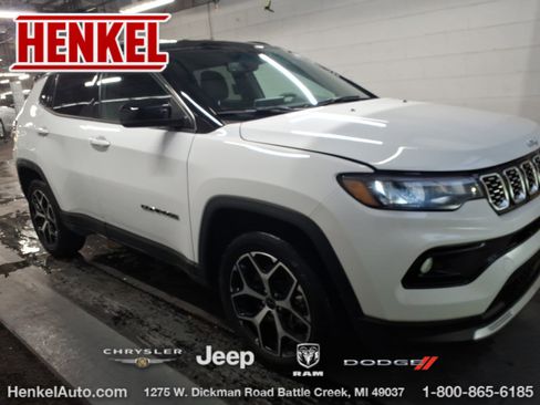 Used 2025 Jeep Compass Limited image 1