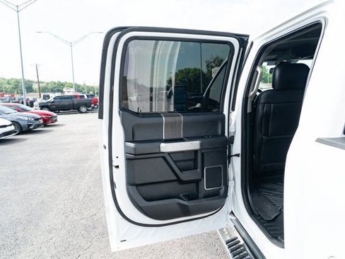 Used 2020 Ford F250 Lariat w/ Lariat Ultimate Package AWD/4WD image 12
