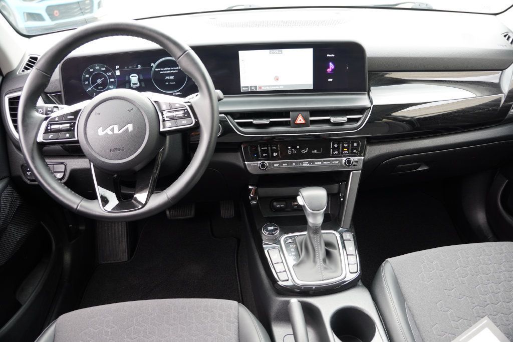 Certified 2024 Kia Seltos S AWD/4WD image 18