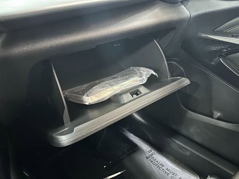 Used 2024 Chevrolet Trax LT image 29