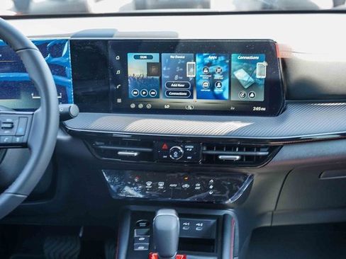 New 2026 Nissan Kicks SR image 14