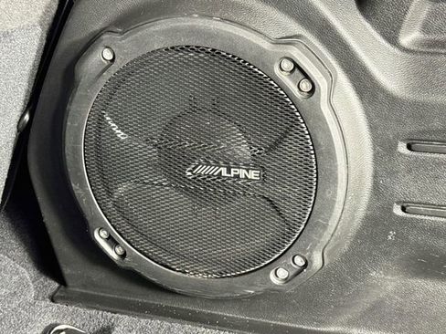 Used 2018 Jeep Wrangler Unlimited Sahara AWD/4WD image 23