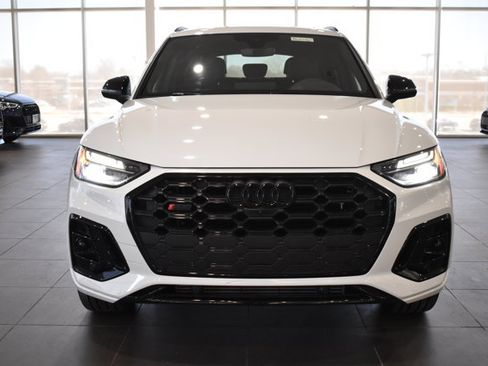 Used 2025 Audi SQ5 Premium Plus w/ Premium Plus Package image 6