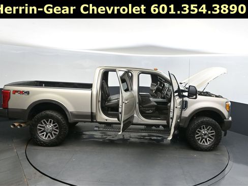 Used 2017 Ford F250 King Ranch w/ FX4 Off-Road Package image 50