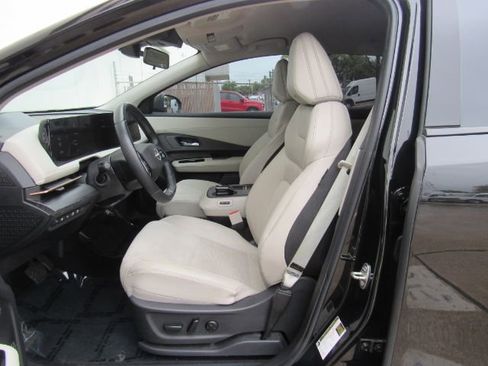 Used 2023 Nissan Ariya FWD image 16