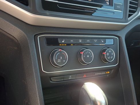 Certified 2023 Volkswagen Atlas SE image 16