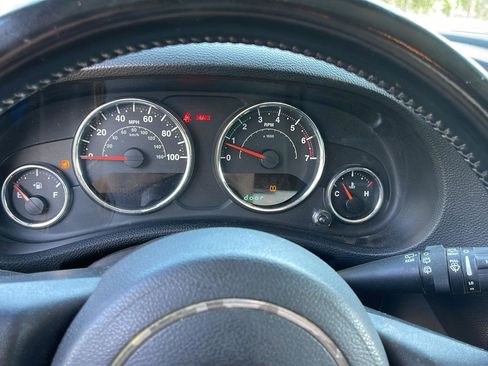 Used 2011 Jeep Wrangler Unlimited Sahara w/ Dual Top Group AWD/4WD image 14