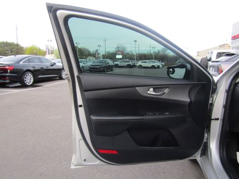 Used 2019 Kia Forte LXS image 8