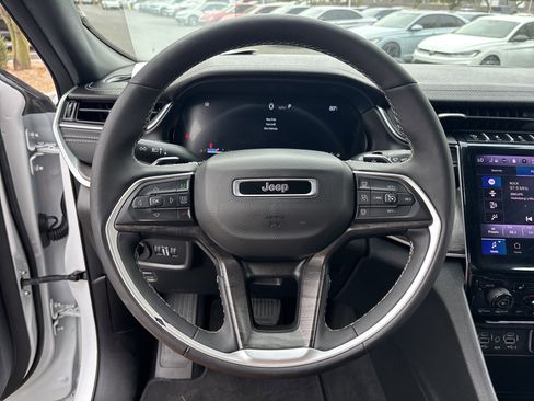 Used 2025 Jeep Grand Cherokee L Limited w/ Black Appearance Package image 26