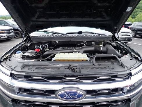 Used 2022 Ford Expedition Limited AWD/4WD image 16