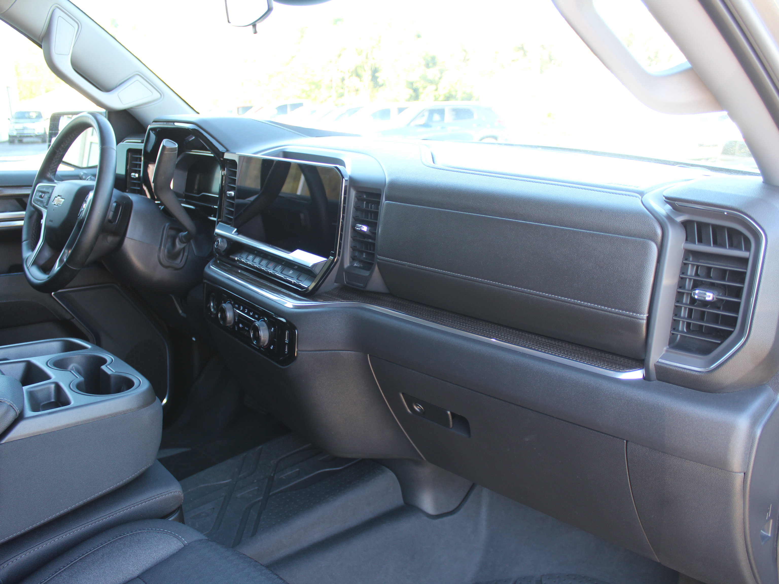 Used 2023 Chevrolet Silverado 1500 LT AWD/4WD image 25