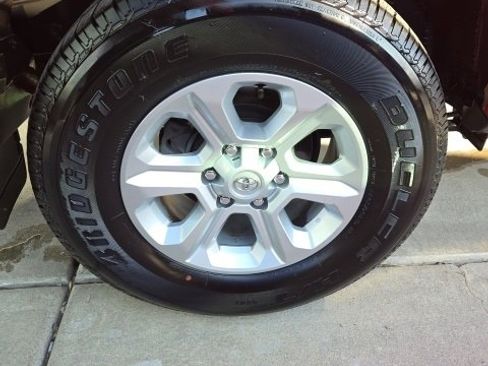 Used 2024 Toyota 4Runner SR5 Premium w/ SR5 Premium Package image 29