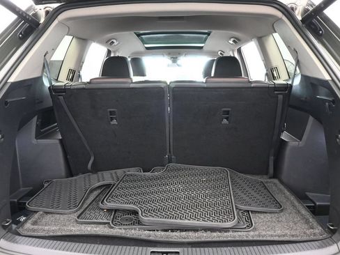 Used 2024 Volkswagen Atlas Peak Edition SE AWD/4WD image 38