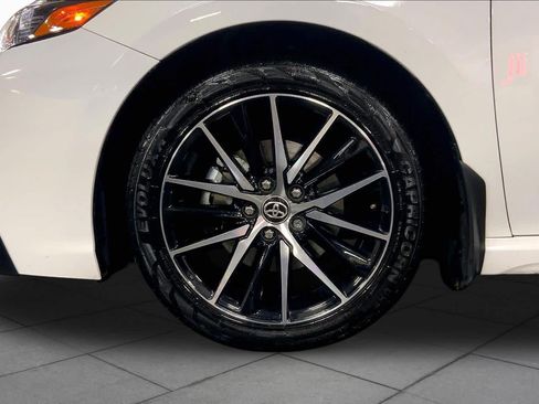 Used 2024 Toyota Camry SE FWD image 11