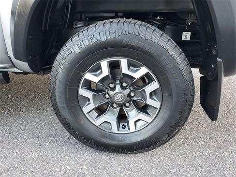 Used 2021 Toyota Tacoma TRD Off-Road image 23