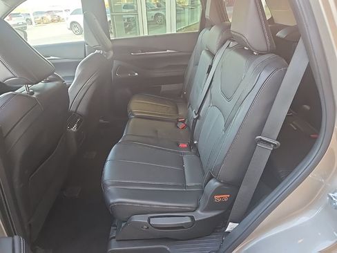 Used 2025 INFINITI QX60 Sensory w/ Vision Package image 8