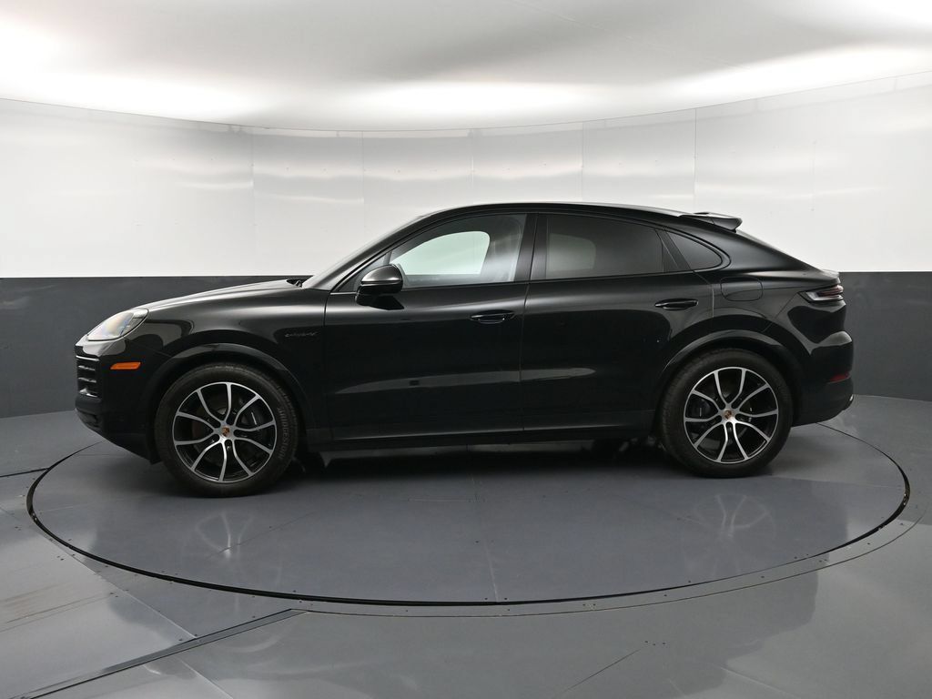 Certified 2025 Porsche Cayenne E-Hybrid Coupe AWD/4WD image 2
