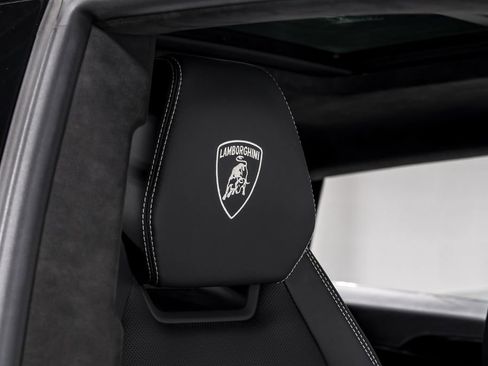 Used 2024 Lamborghini Urus S image 39