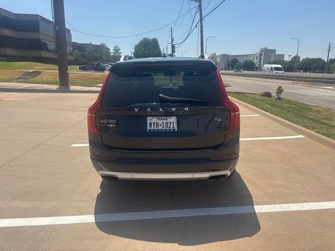 Used 2017 Volvo XC90 T6 Momentum w/ Vision Package AWD/4WD image 11