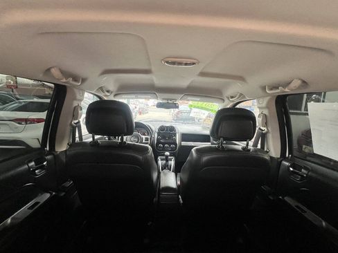 Used 2017 Jeep Compass Latitude AWD/4WD image 9