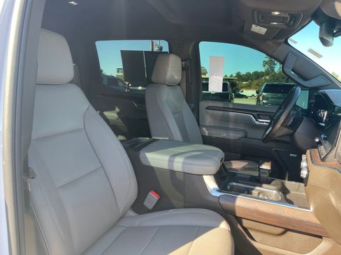 Used 2023 GMC Sierra 1500 SLT w/ SLT Premium Plus Package image 28