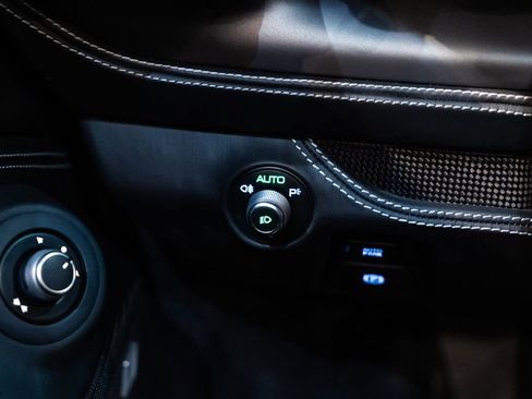 Used 2023 Ferrari F8 Tributo image 34