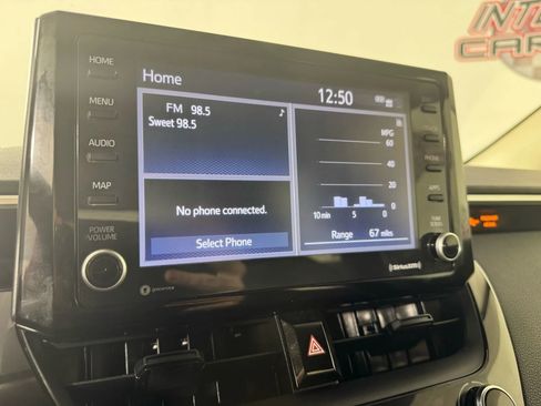 Used 2022 Toyota Corolla LE image 18