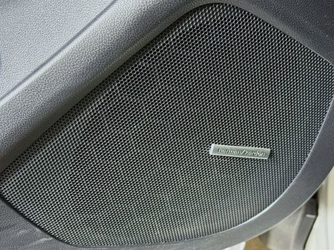 Used 2020 Subaru Ascent Limited w/ Technology Package image 22