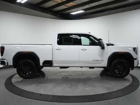 New 2026 GMC Sierra 2500 AT4 w/ AT4 Preferred Package image 9