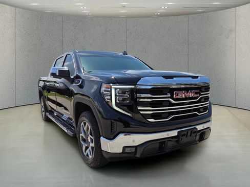 Used 2024 GMC Sierra 1500 SLT w/ SLT Premium Plus Package AWD/4WD image 13