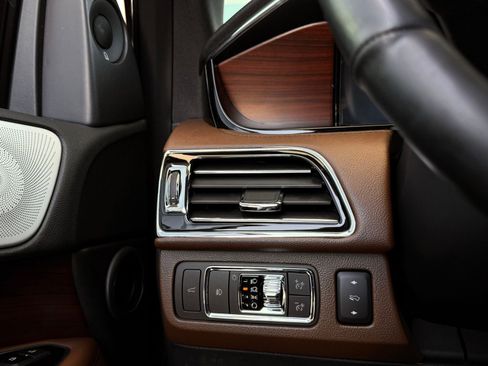 Used 2023 Lincoln Navigator Reserve AWD/4WD image 41