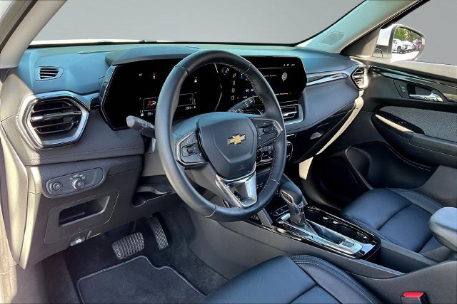 Used 2024 Chevrolet TrailBlazer LT w/ Convenience Package FWD image 16